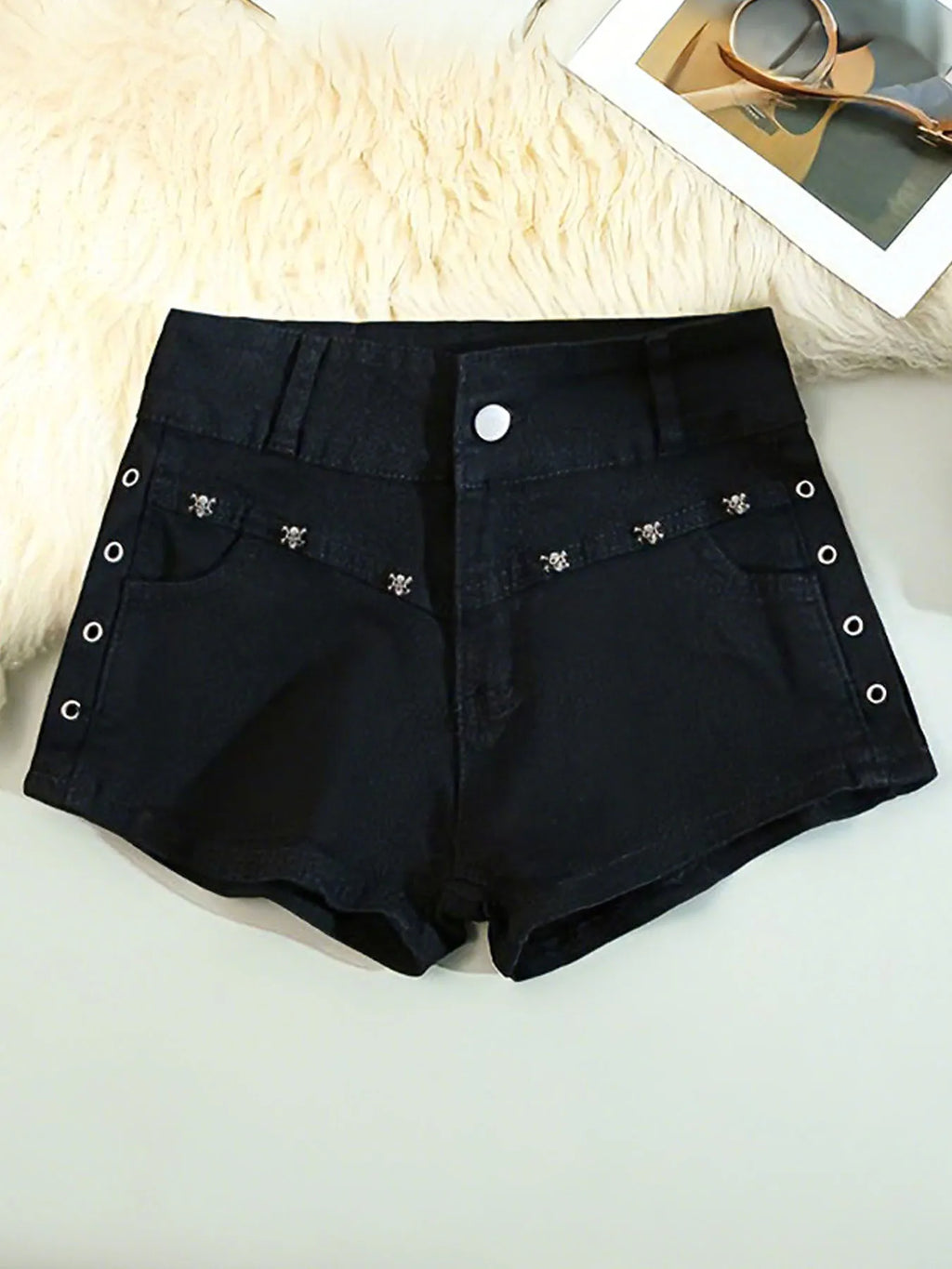 Lace-Up Skinny Denim Shorts – Black