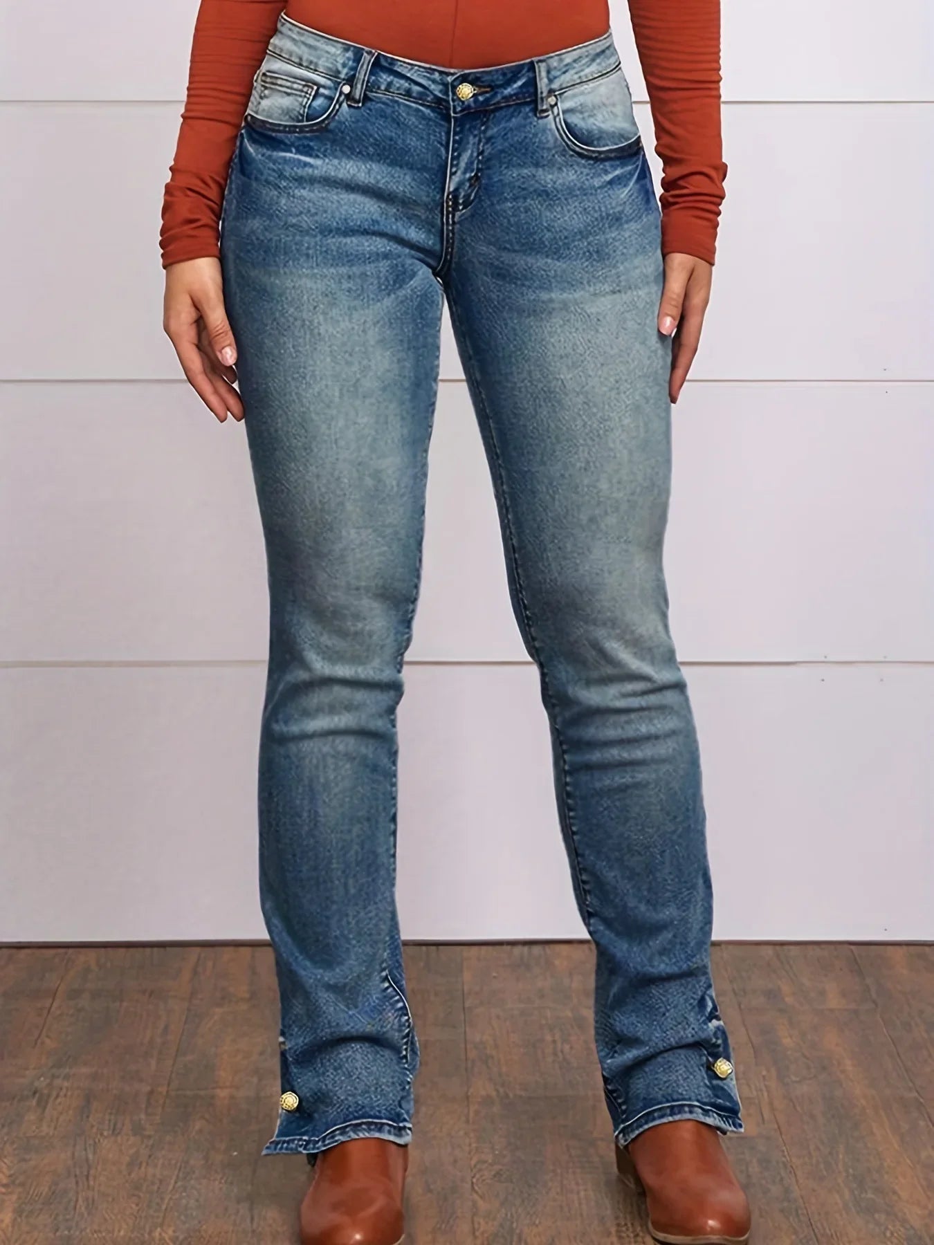 Distressed Embroidery Straight-Leg Jeans