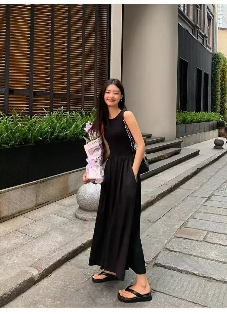 Women's Black Sleeveless A-Line Midi Dress with Pockets