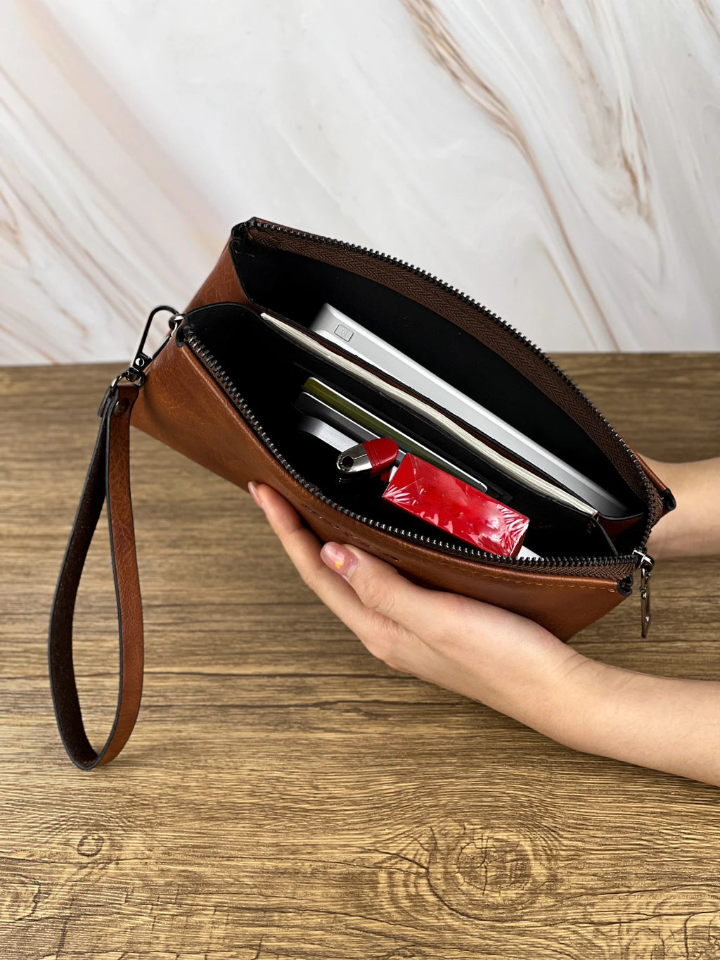Retro PU Leather Clutch Bag — Large Capacity Double Compartment Zipper Wallet
