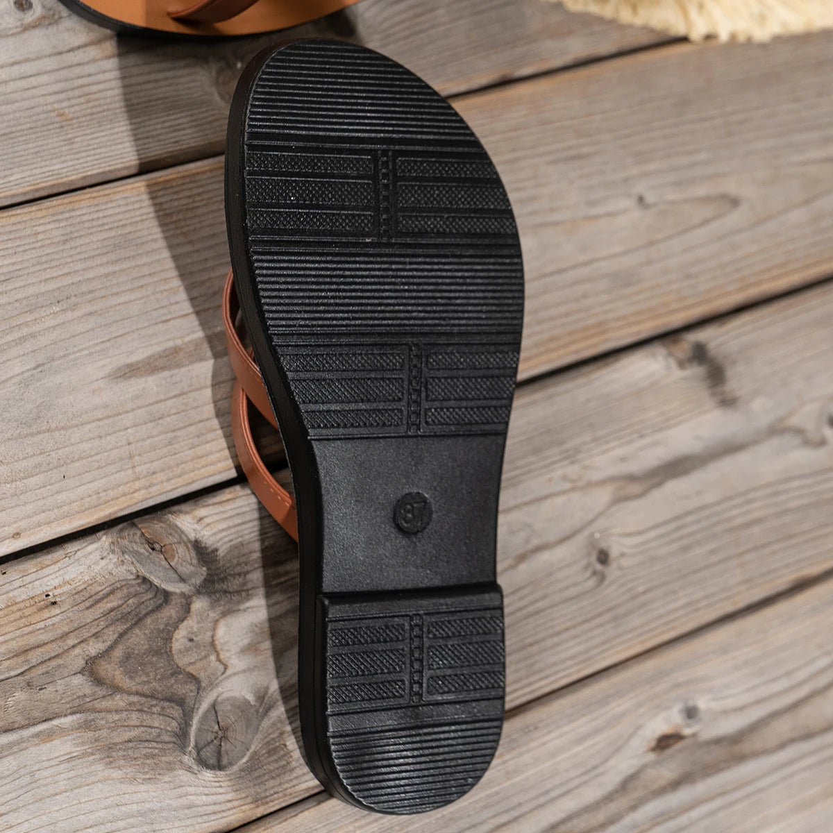 Women's Cross-Strap Sandals – Low Heel Beach Flip Flops