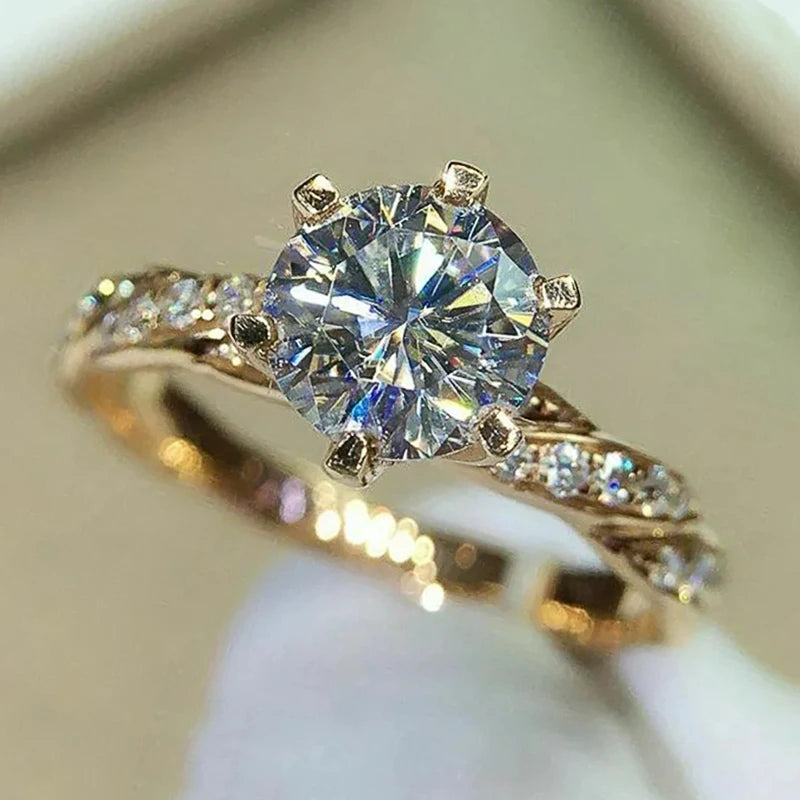 Anillo clásico de circonita cúbica con 6 garras Huitan para mujer | Anillo de boda y compromiso