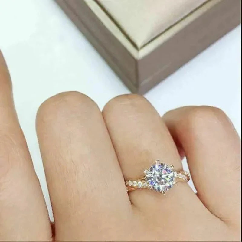 Anillo clásico de circonita cúbica con 6 garras Huitan para mujer | Anillo de boda y compromiso